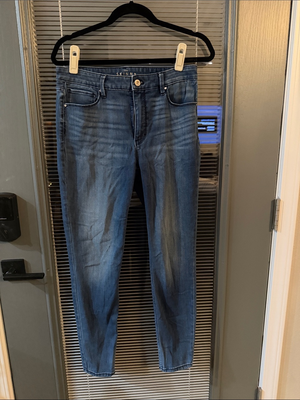 White House Black Market Women's Skinny Jeans in Dark Blue